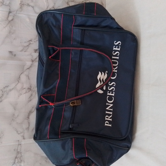 Princess Cruises Wheeled Expandable luggage bag w/ Samsonite toiletry bag - Picture 2 of 16